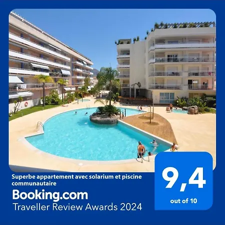 Superbe Appartement Avec Solarium Et Piscine Communautaire Roses Exterior photo