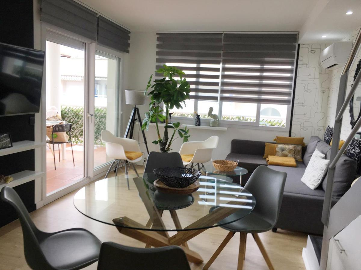 Apartment Superbe Avec Solarium Et Piscine Communautaire Roses